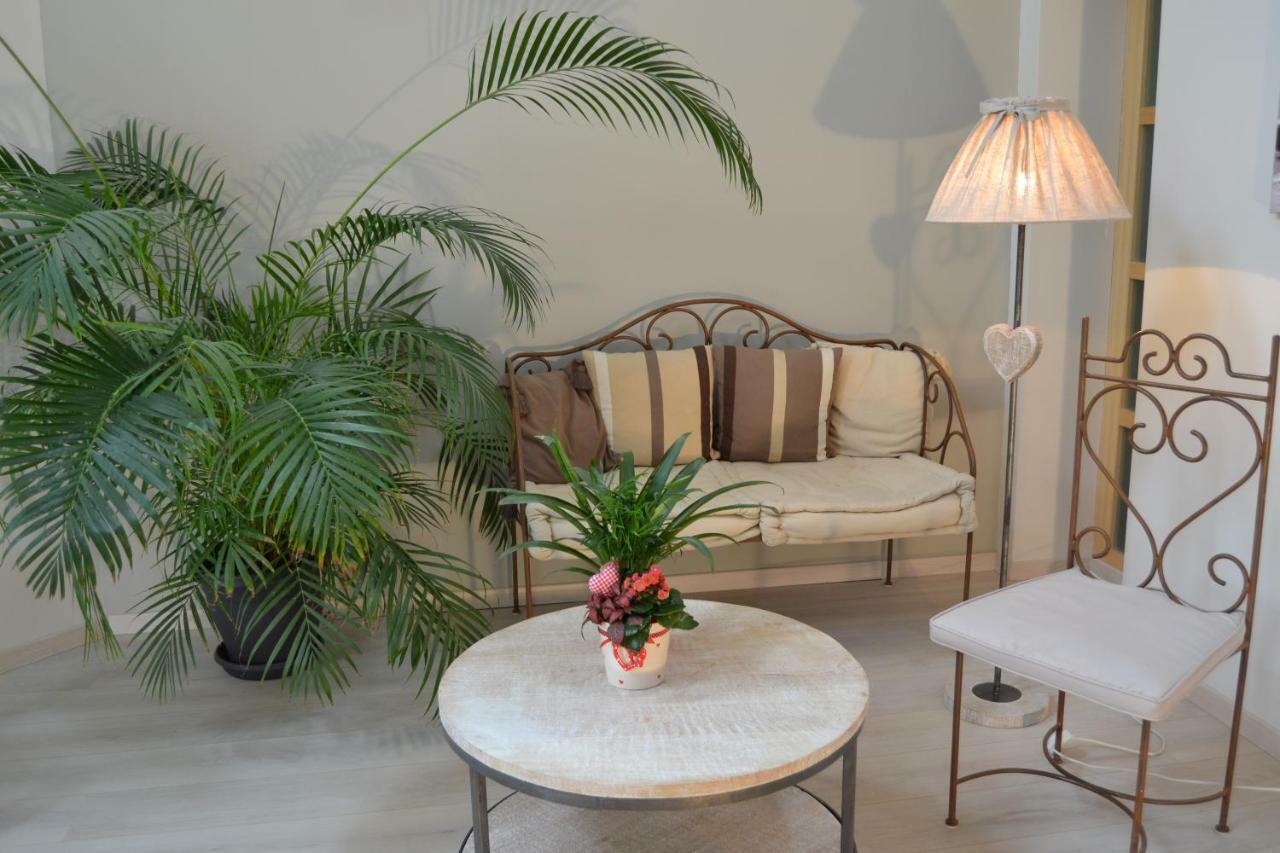 Le Logis De Saint-Martin Bed & Breakfast Haute-Goulaine Bagian luar foto